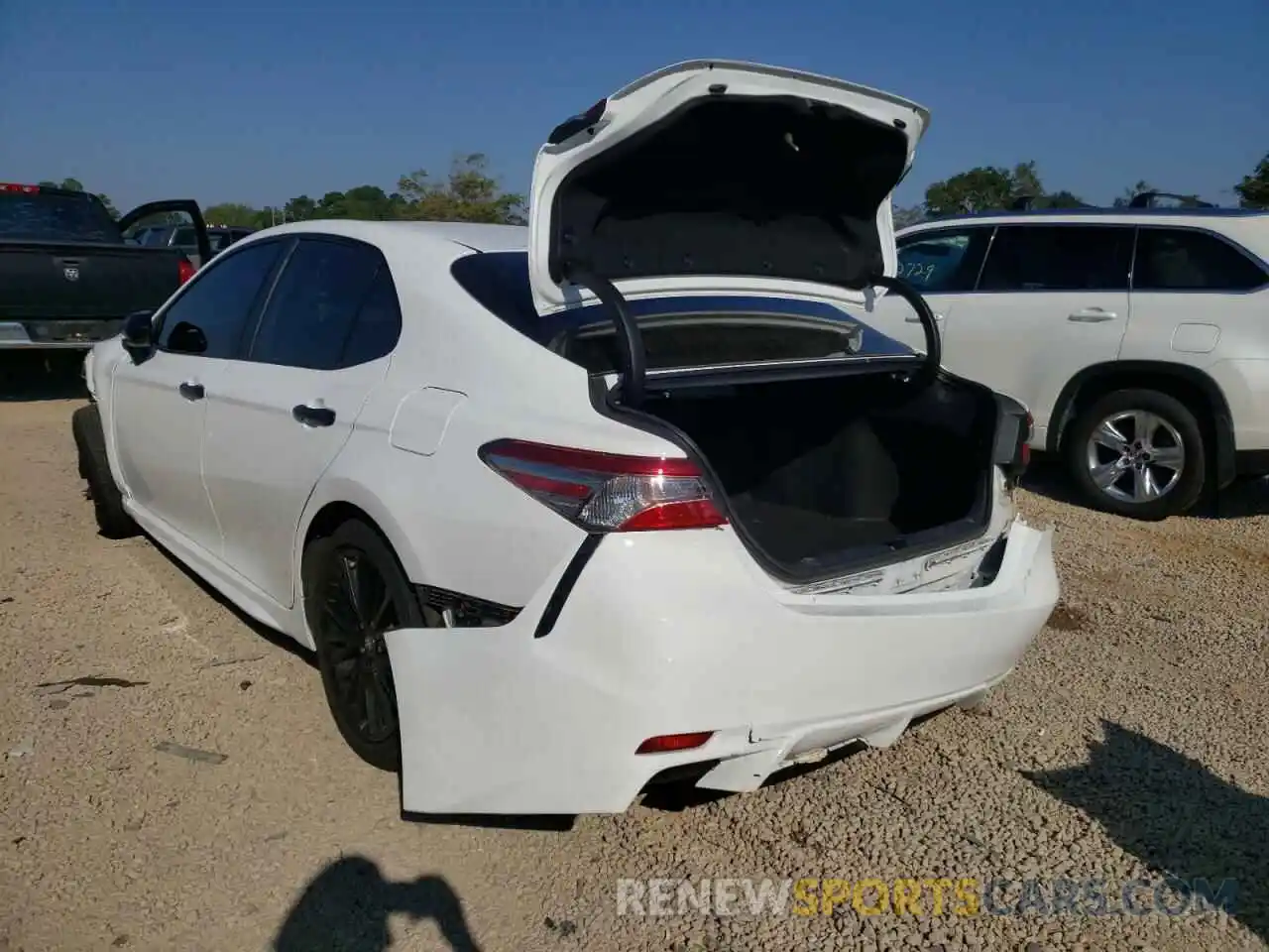 3 Photograph of a damaged car 4T1G11AK7LU324721 TOYOTA CAMRY 2020