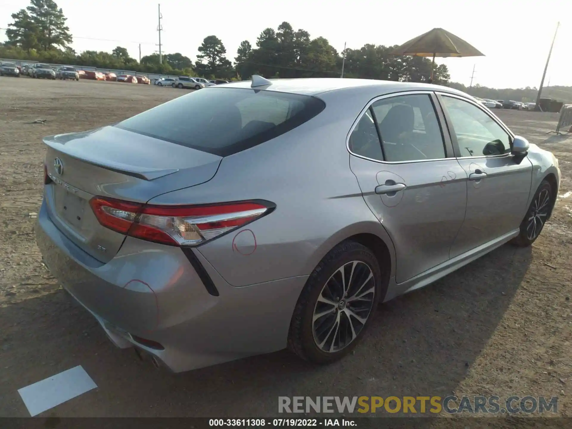 4 Photograph of a damaged car 4T1G11AK7LU329028 TOYOTA CAMRY 2020