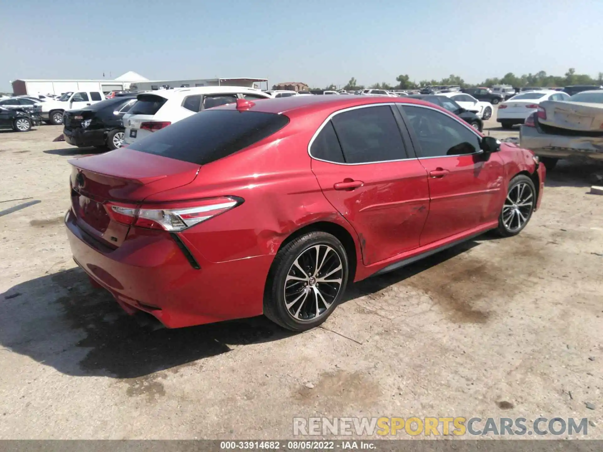 4 Photograph of a damaged car 4T1G11AK7LU334990 TOYOTA CAMRY 2020