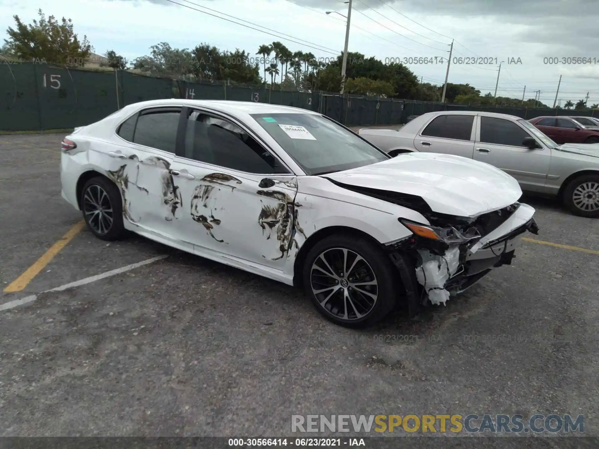 1 Photograph of a damaged car 4T1G11AK7LU340496 TOYOTA CAMRY 2020