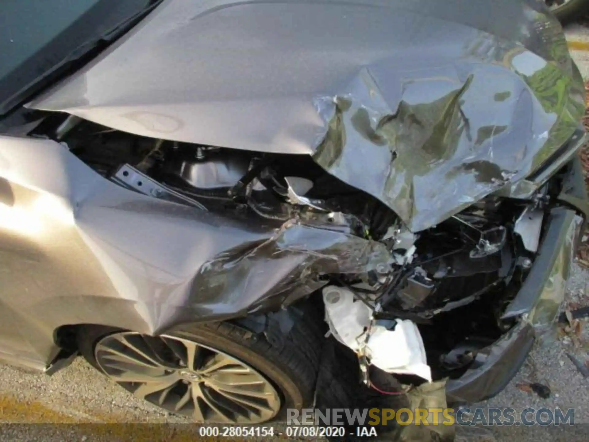 8 Photograph of a damaged car 4T1G11AK7LU340899 TOYOTA CAMRY 2020