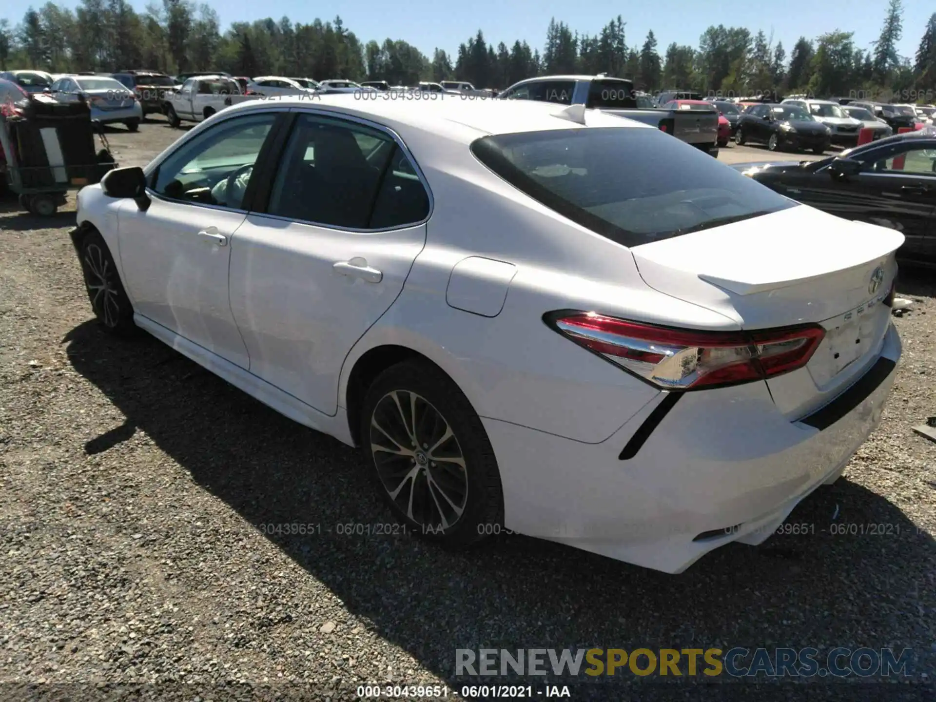 3 Photograph of a damaged car 4T1G11AK7LU341776 TOYOTA CAMRY 2020