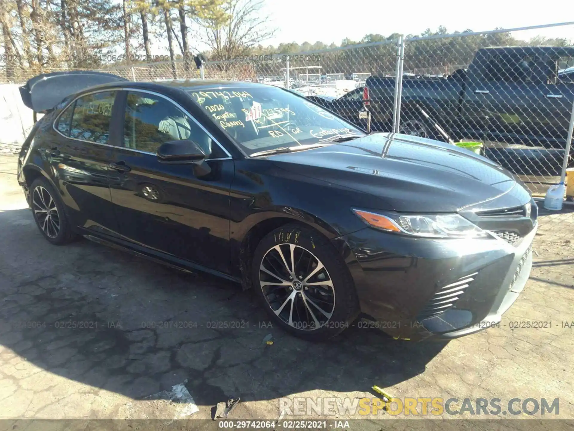 1 Photograph of a damaged car 4T1G11AK7LU345942 TOYOTA CAMRY 2020