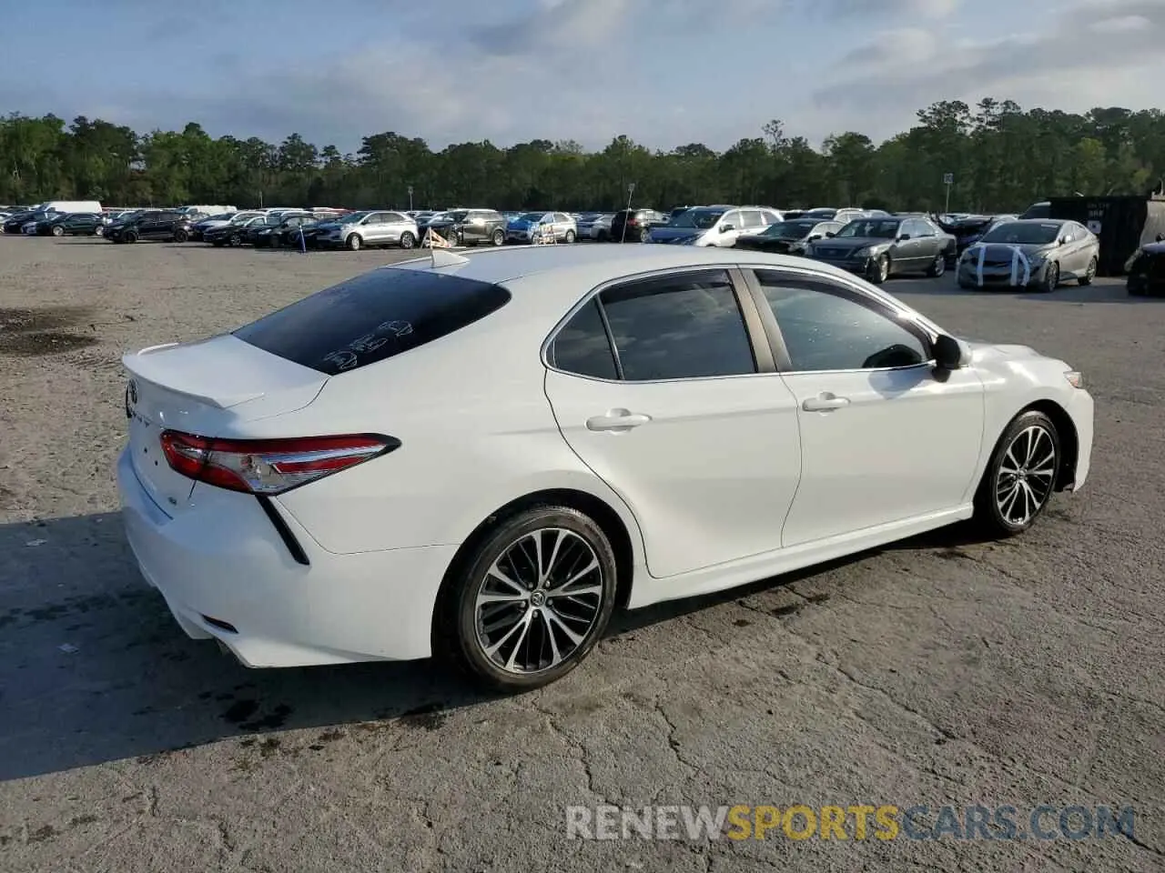 3 Photograph of a damaged car 4T1G11AK7LU351546 TOYOTA CAMRY 2020