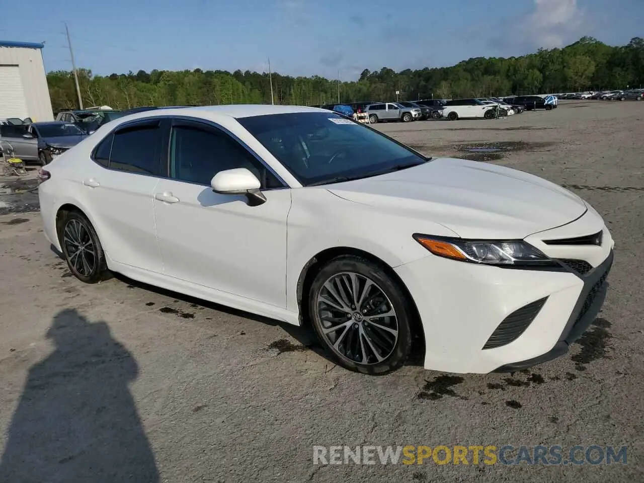 4 Photograph of a damaged car 4T1G11AK7LU351546 TOYOTA CAMRY 2020
