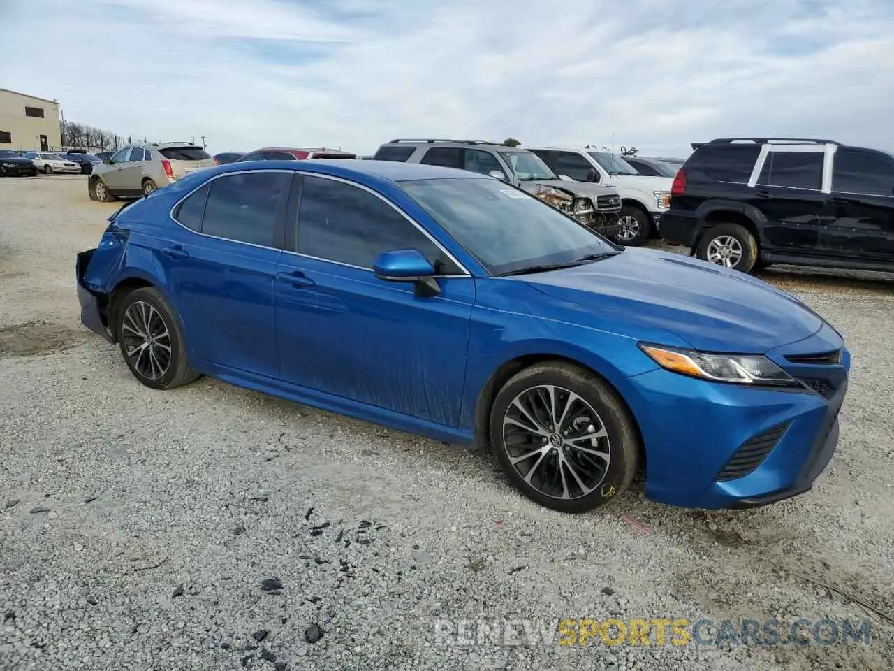 4 Photograph of a damaged car 4T1G11AK7LU352924 TOYOTA CAMRY 2020