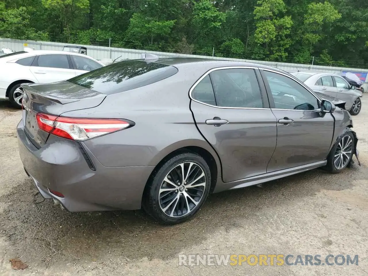 3 Photograph of a damaged car 4T1G11AK7LU352969 TOYOTA CAMRY 2020