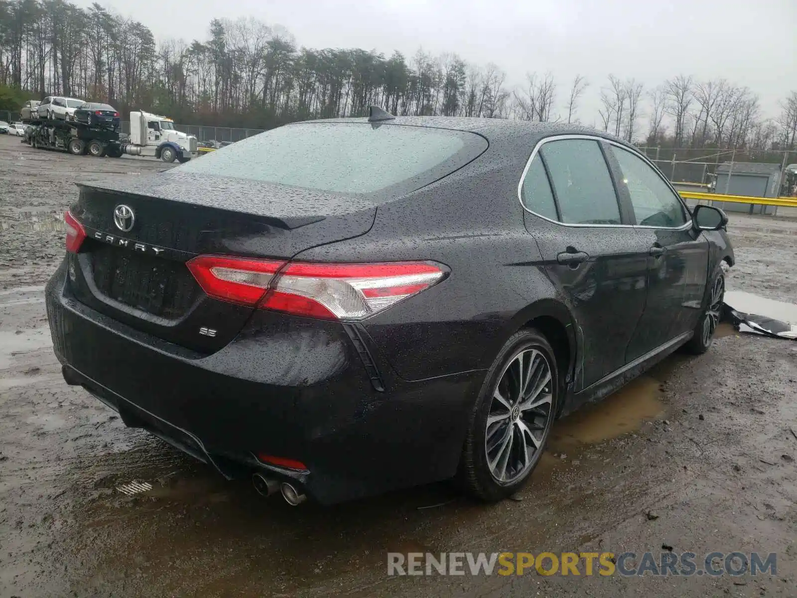 4 Photograph of a damaged car 4T1G11AK7LU357203 TOYOTA CAMRY 2020