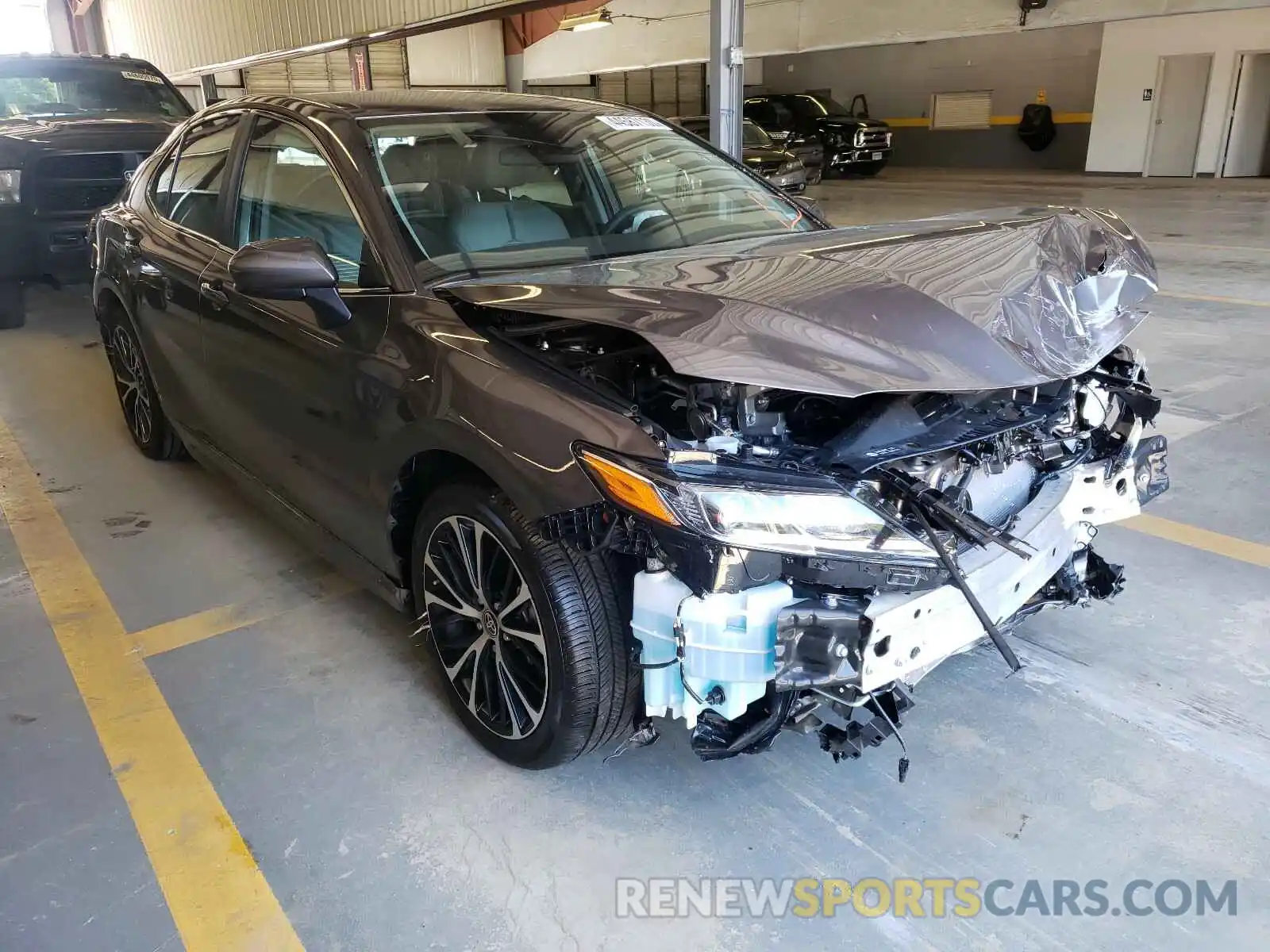 1 Photograph of a damaged car 4T1G11AK7LU359467 TOYOTA CAMRY 2020