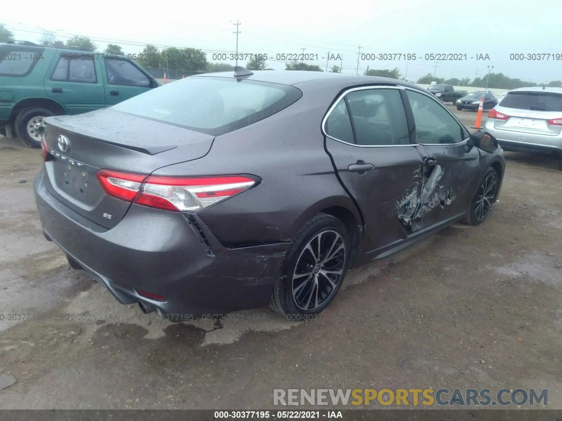 4 Photograph of a damaged car 4T1G11AK7LU359694 TOYOTA CAMRY 2020