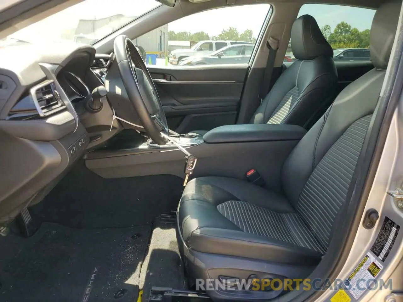 7 Photograph of a damaged car 4T1G11AK7LU362241 TOYOTA CAMRY 2020