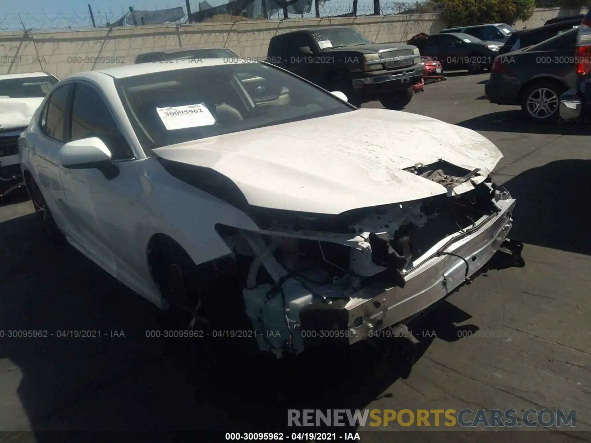 1 Photograph of a damaged car 4T1G11AK7LU373997 TOYOTA CAMRY 2020