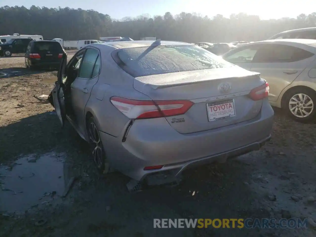 3 Photograph of a damaged car 4T1G11AK7LU385387 TOYOTA CAMRY 2020