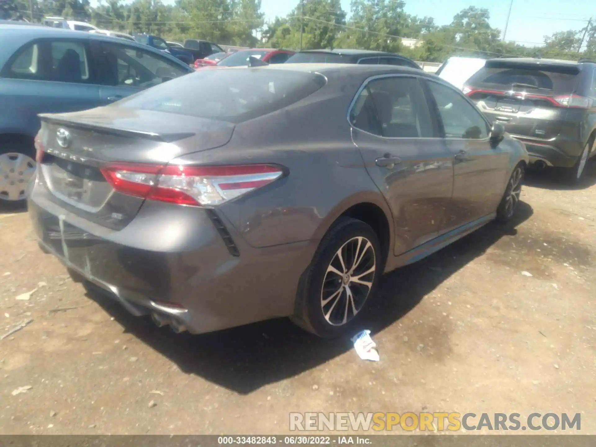 4 Photograph of a damaged car 4T1G11AK7LU386927 TOYOTA CAMRY 2020