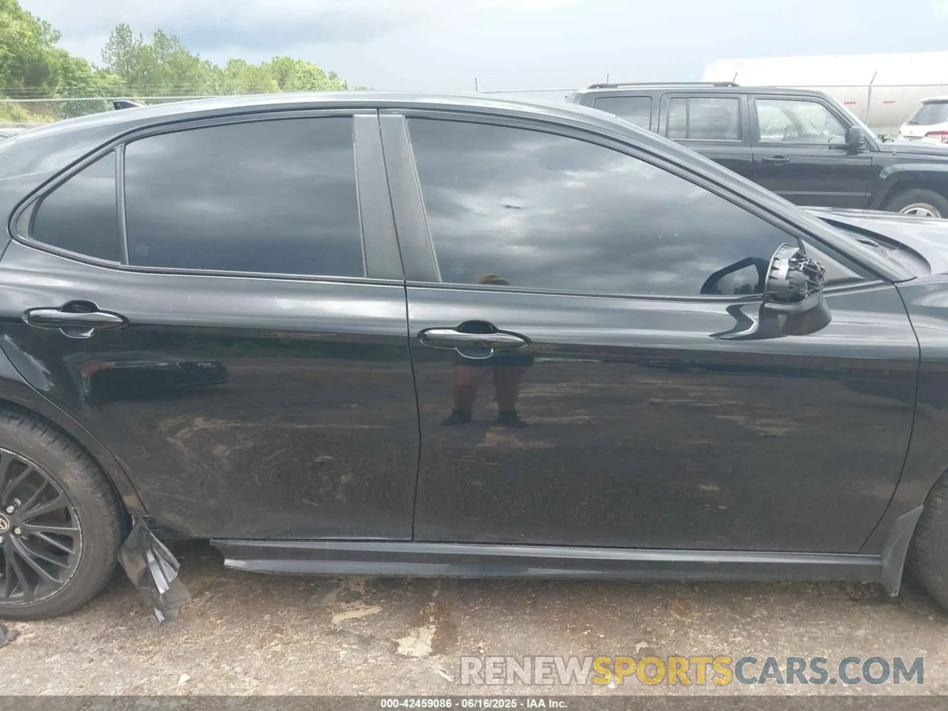 13 Photograph of a damaged car 4T1G11AK7LU397121 TOYOTA CAMRY 2020