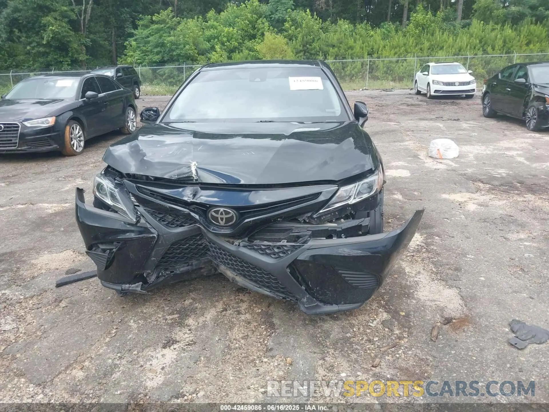 6 Photograph of a damaged car 4T1G11AK7LU397121 TOYOTA CAMRY 2020