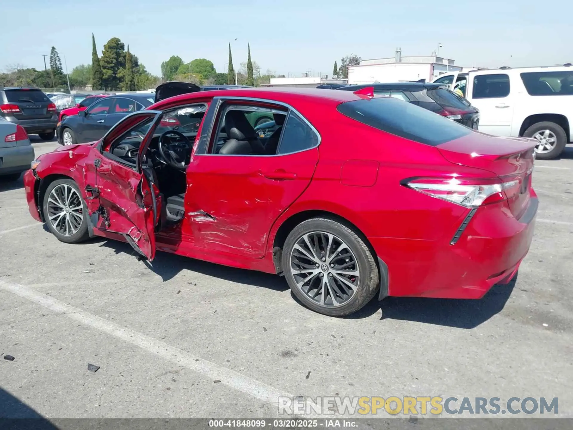 14 Photograph of a damaged car 4T1G11AK7LU399645 TOYOTA CAMRY 2020