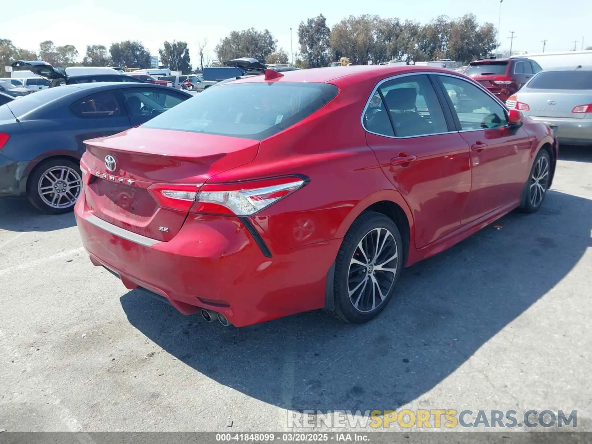 4 Photograph of a damaged car 4T1G11AK7LU399645 TOYOTA CAMRY 2020