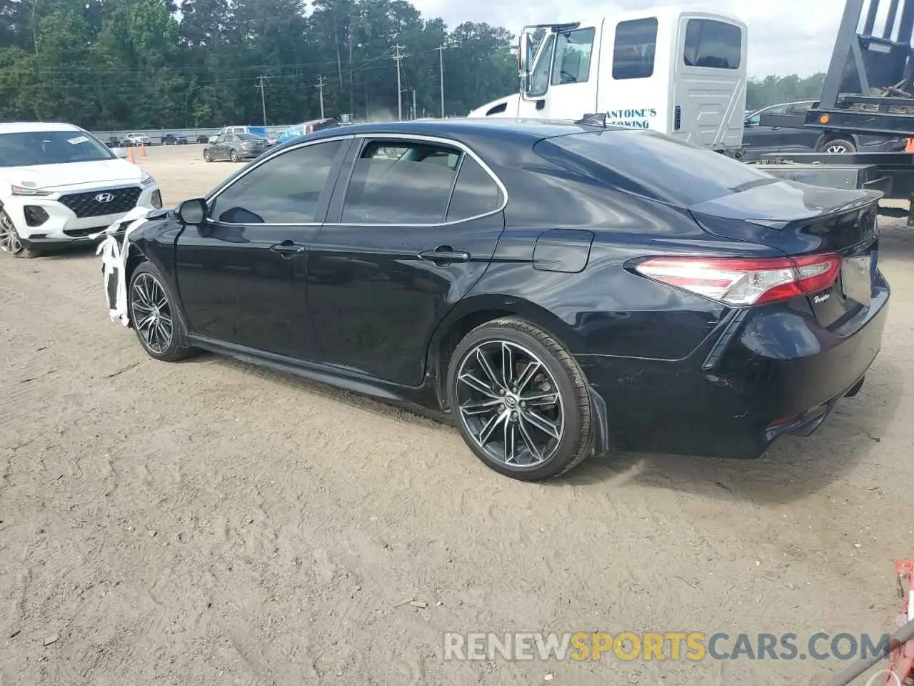 2 Photograph of a damaged car 4T1G11AK7LU500876 TOYOTA CAMRY 2020