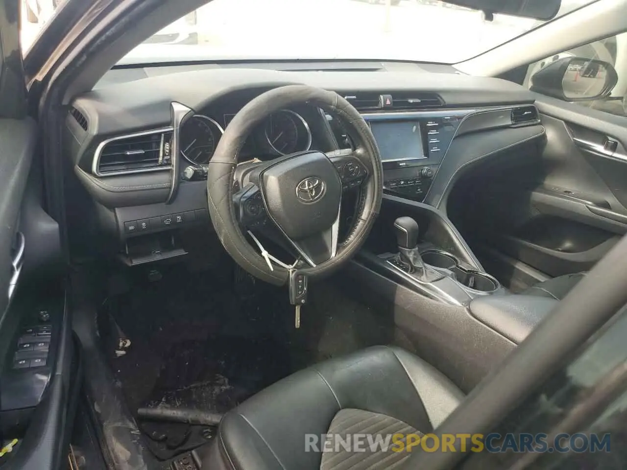 8 Photograph of a damaged car 4T1G11AK7LU500876 TOYOTA CAMRY 2020