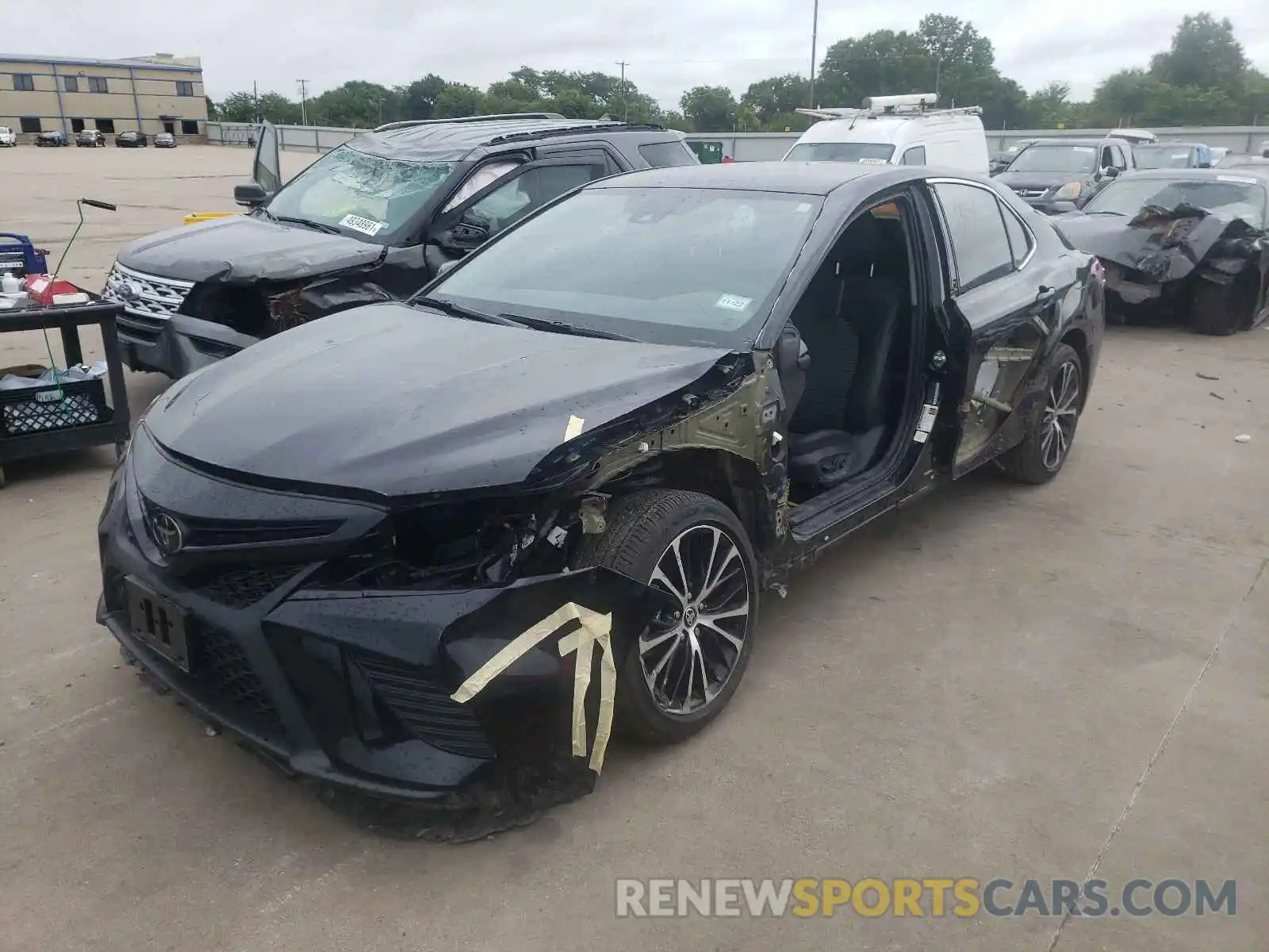 2 Photograph of a damaged car 4T1G11AK7LU500912 TOYOTA CAMRY 2020