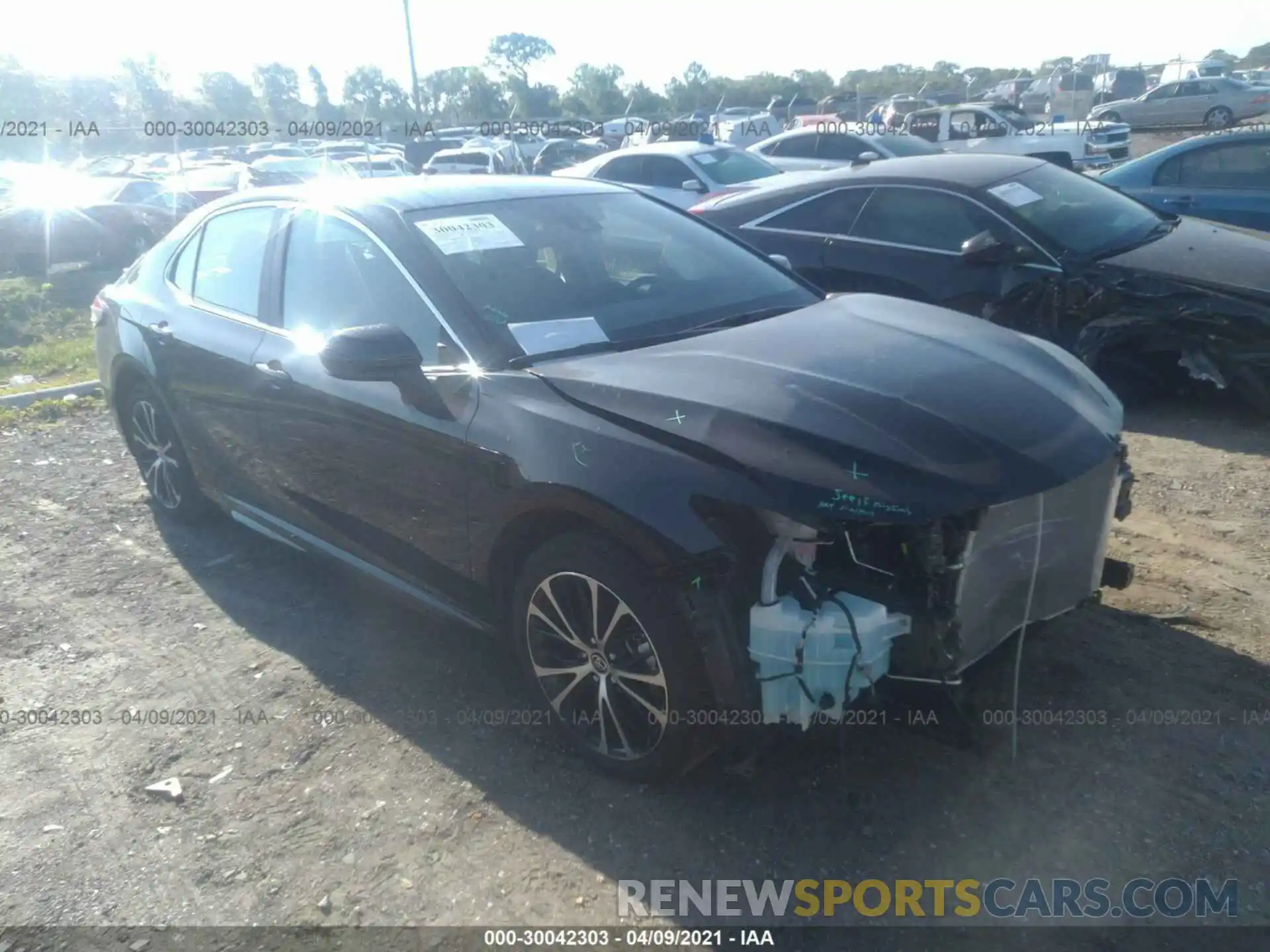 1 Photograph of a damaged car 4T1G11AK7LU508332 TOYOTA CAMRY 2020