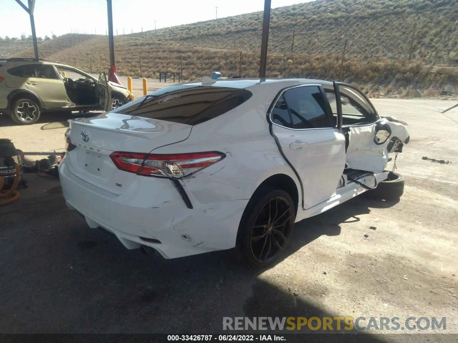 4 Photograph of a damaged car 4T1G11AK7LU873156 TOYOTA CAMRY 2020