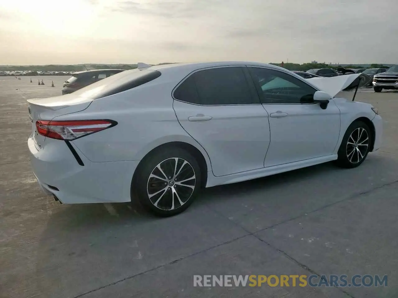 3 Photograph of a damaged car 4T1G11AK7LU873514 TOYOTA CAMRY 2020