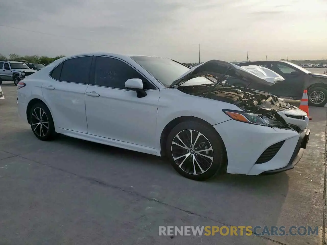 4 Photograph of a damaged car 4T1G11AK7LU873514 TOYOTA CAMRY 2020