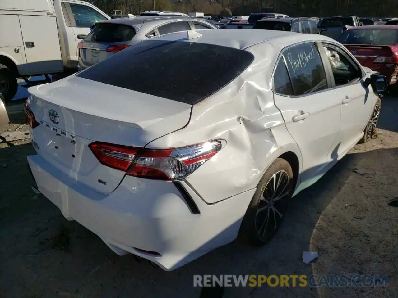 4 Photograph of a damaged car 4T1G11AK7LU876381 TOYOTA CAMRY 2020