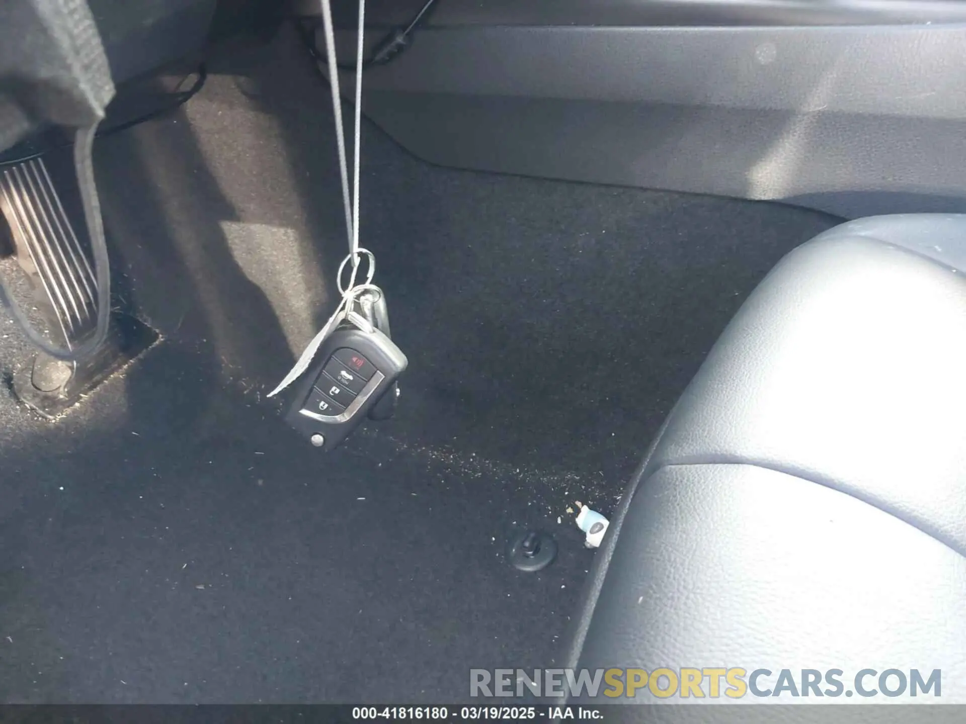 11 Photograph of a damaged car 4T1G11AK7LU878826 TOYOTA CAMRY 2020