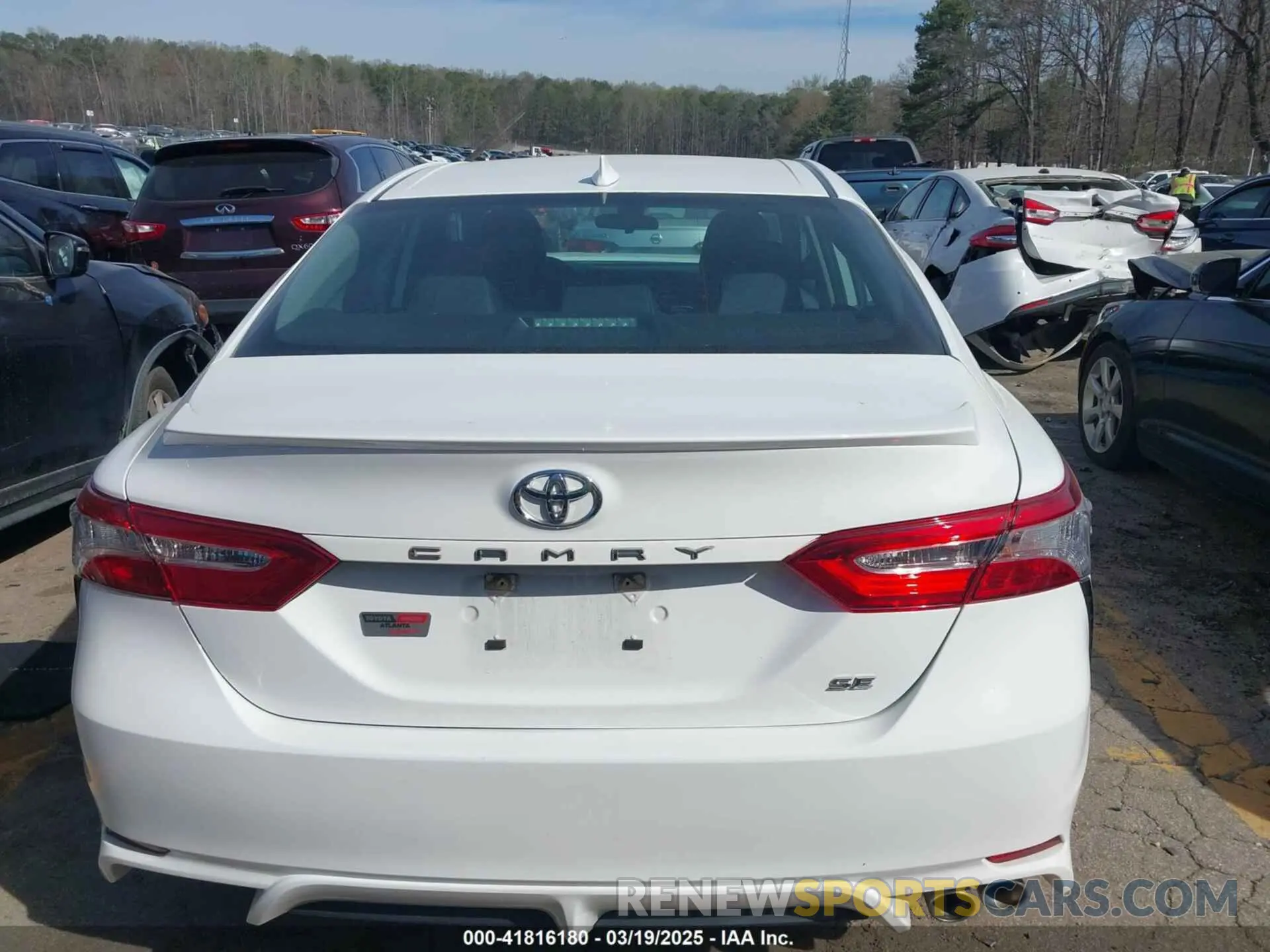 16 Photograph of a damaged car 4T1G11AK7LU878826 TOYOTA CAMRY 2020