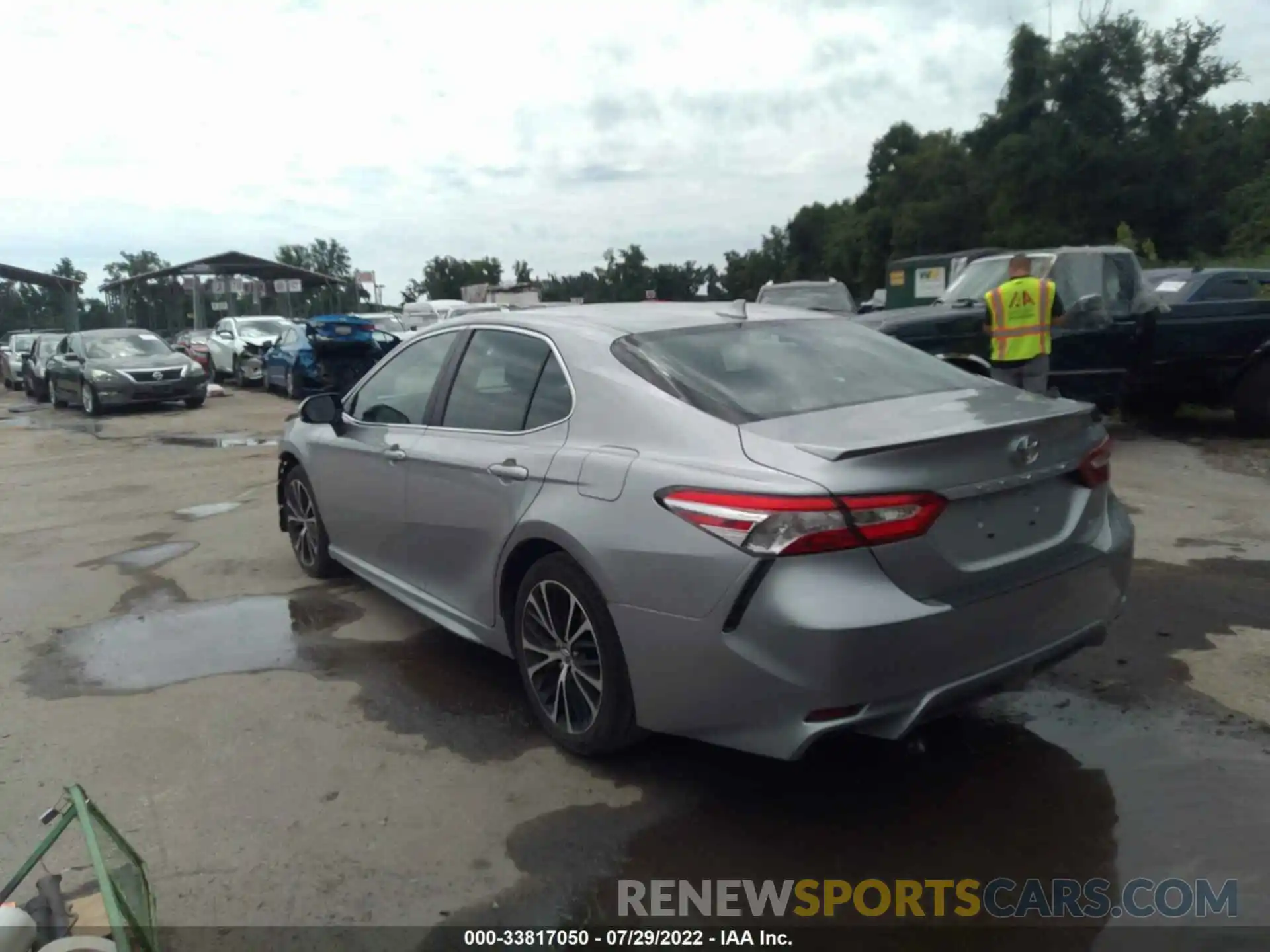 3 Photograph of a damaged car 4T1G11AK7LU879281 TOYOTA CAMRY 2020