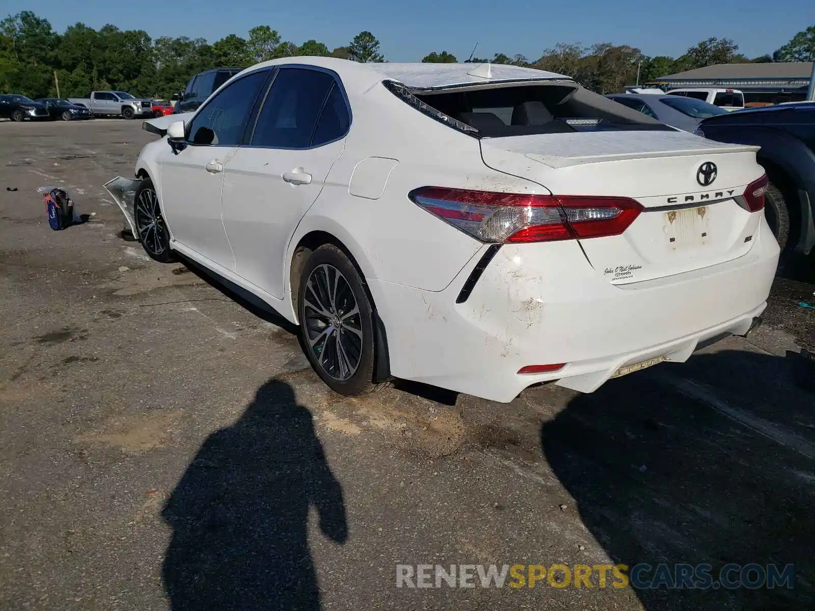 3 Photograph of a damaged car 4T1G11AK7LU900646 TOYOTA CAMRY 2020