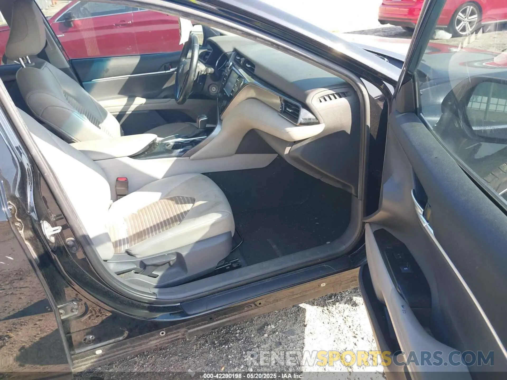 5 Photograph of a damaged car 4T1G11AK7LU905104 TOYOTA CAMRY 2020