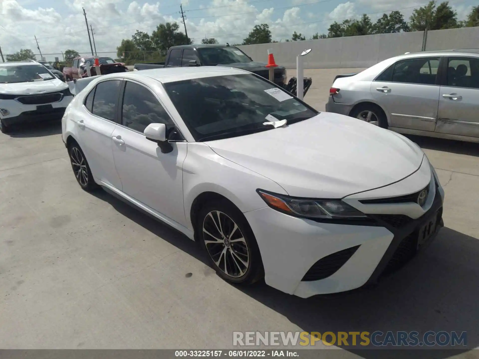 1 Photograph of a damaged car 4T1G11AK7LU906771 TOYOTA CAMRY 2020