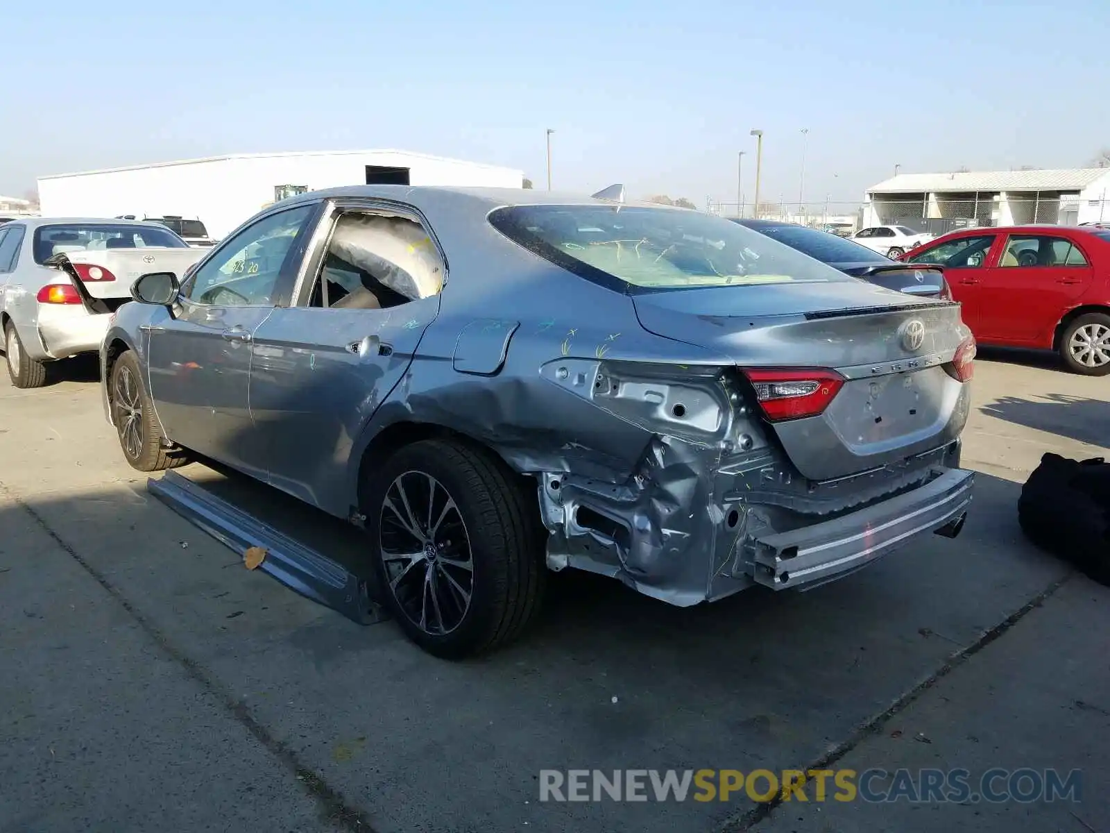 3 Photograph of a damaged car 4T1G11AK7LU907516 TOYOTA CAMRY 2020