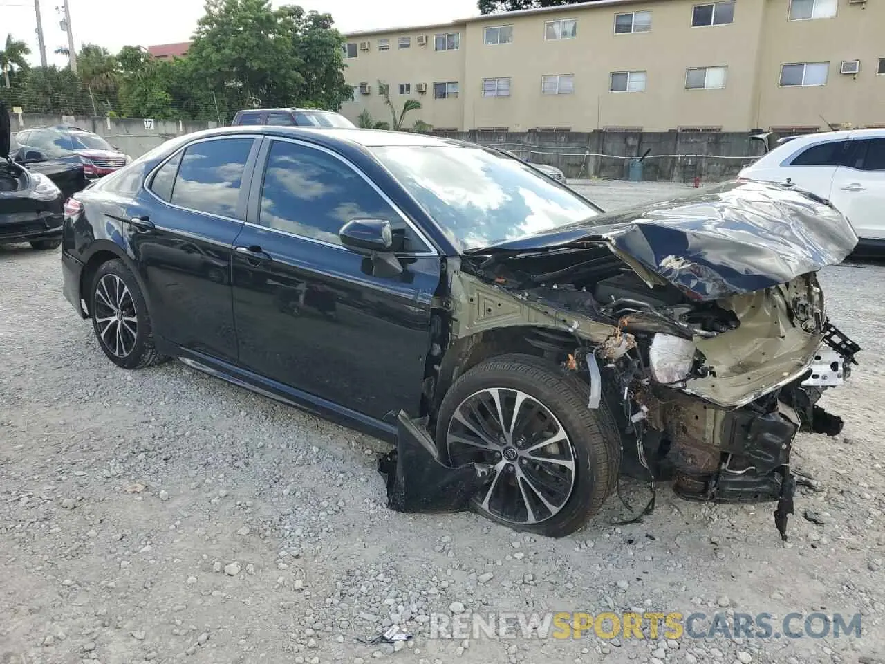 4 Photograph of a damaged car 4T1G11AK7LU916362 TOYOTA CAMRY 2020