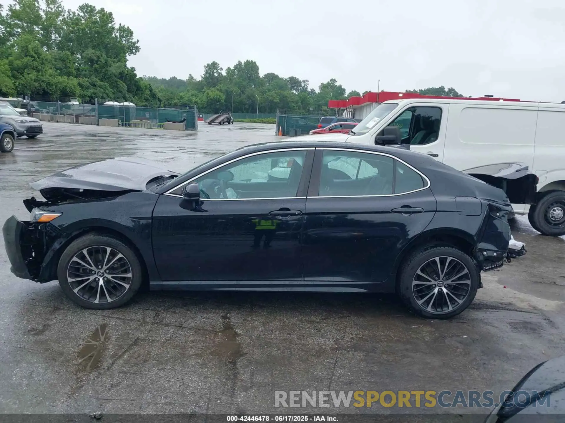 13 Photograph of a damaged car 4T1G11AK7LU917866 TOYOTA CAMRY 2020