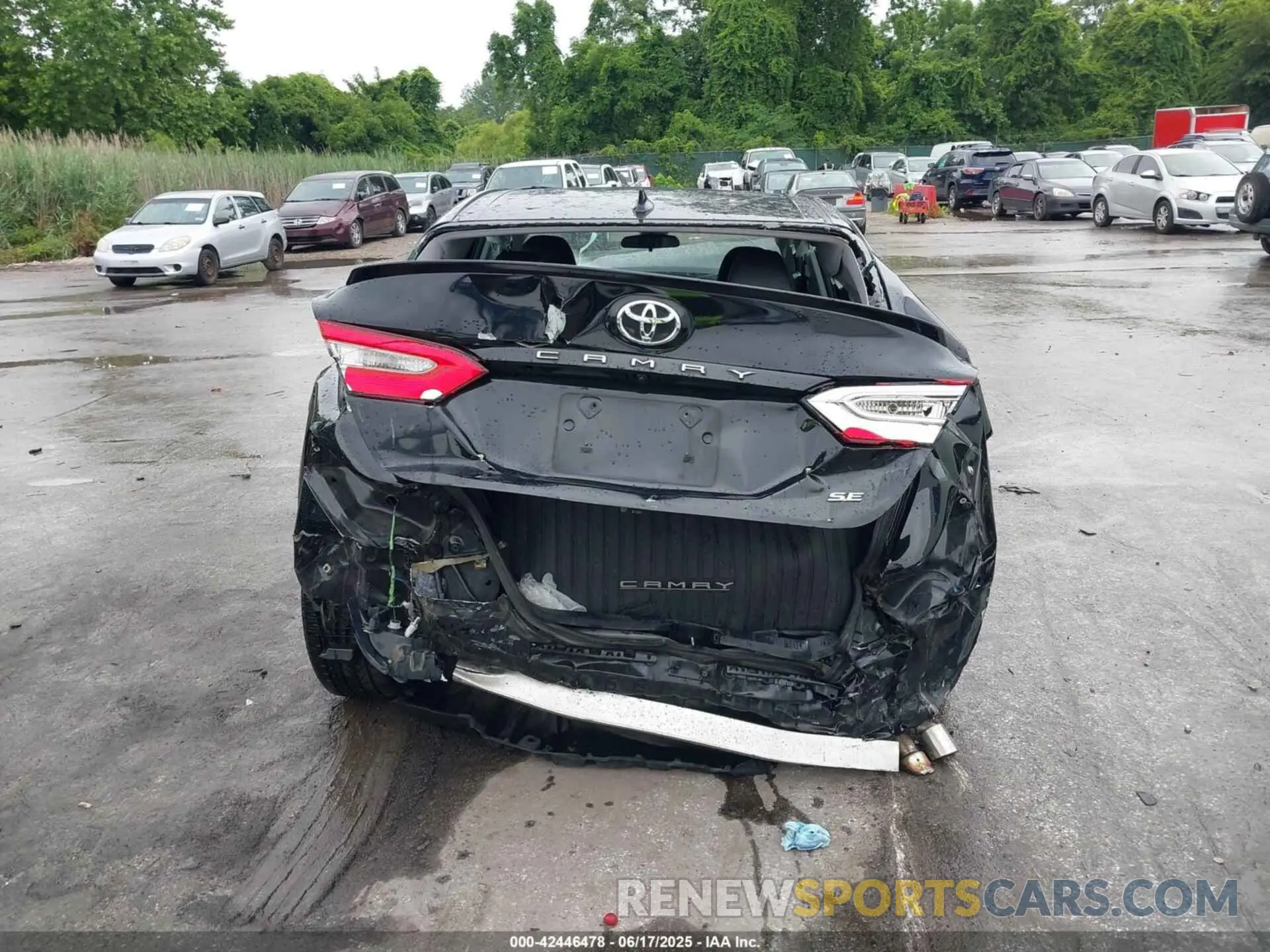 15 Photograph of a damaged car 4T1G11AK7LU917866 TOYOTA CAMRY 2020
