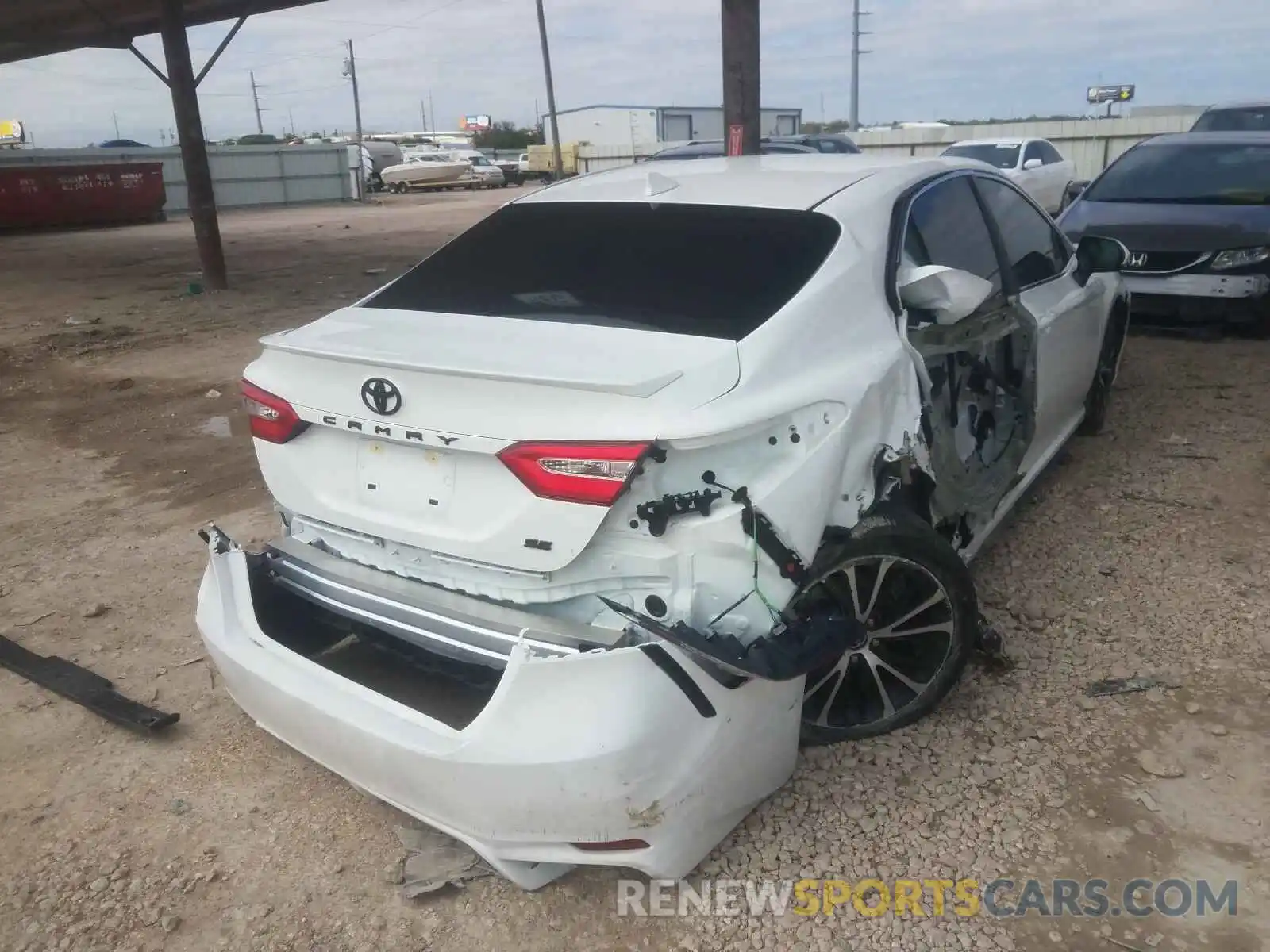 4 Photograph of a damaged car 4T1G11AK7LU921349 TOYOTA CAMRY 2020