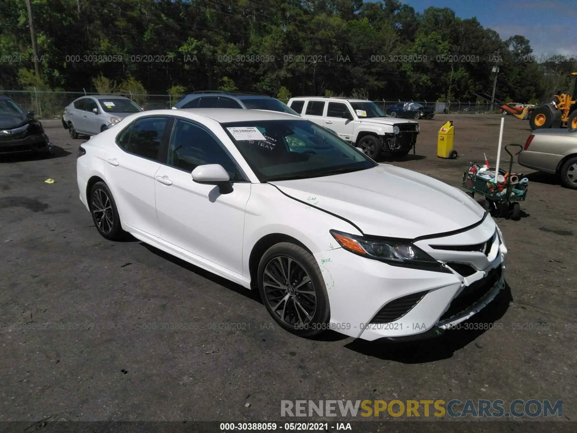 1 Photograph of a damaged car 4T1G11AK7LU928074 TOYOTA CAMRY 2020