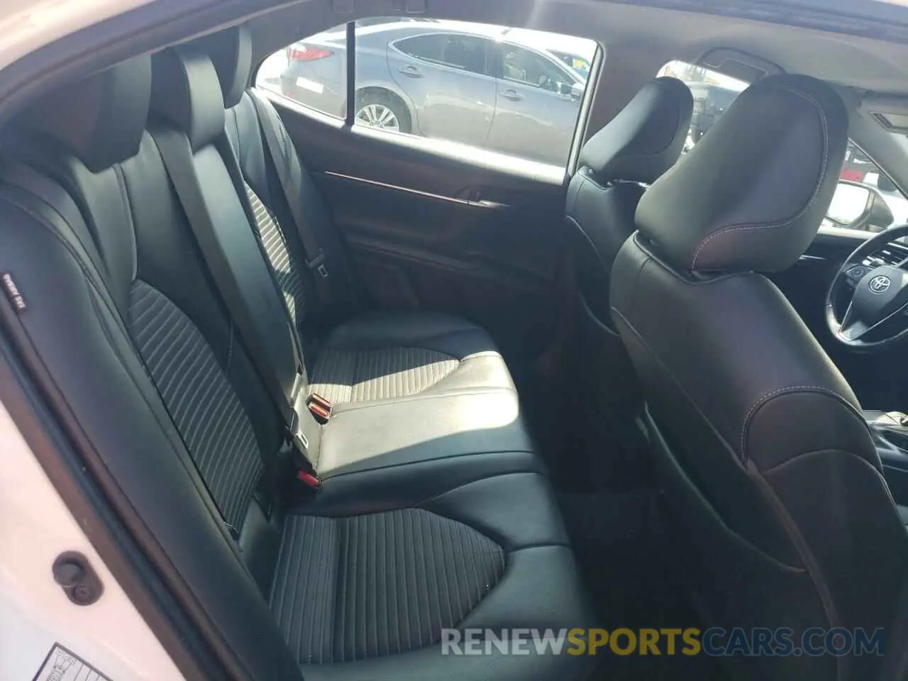 10 Photograph of a damaged car 4T1G11AK7LU928785 TOYOTA CAMRY 2020