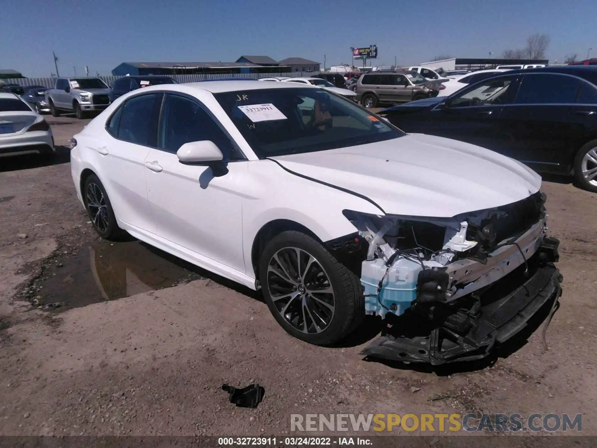 1 Photograph of a damaged car 4T1G11AK7LU931461 TOYOTA CAMRY 2020