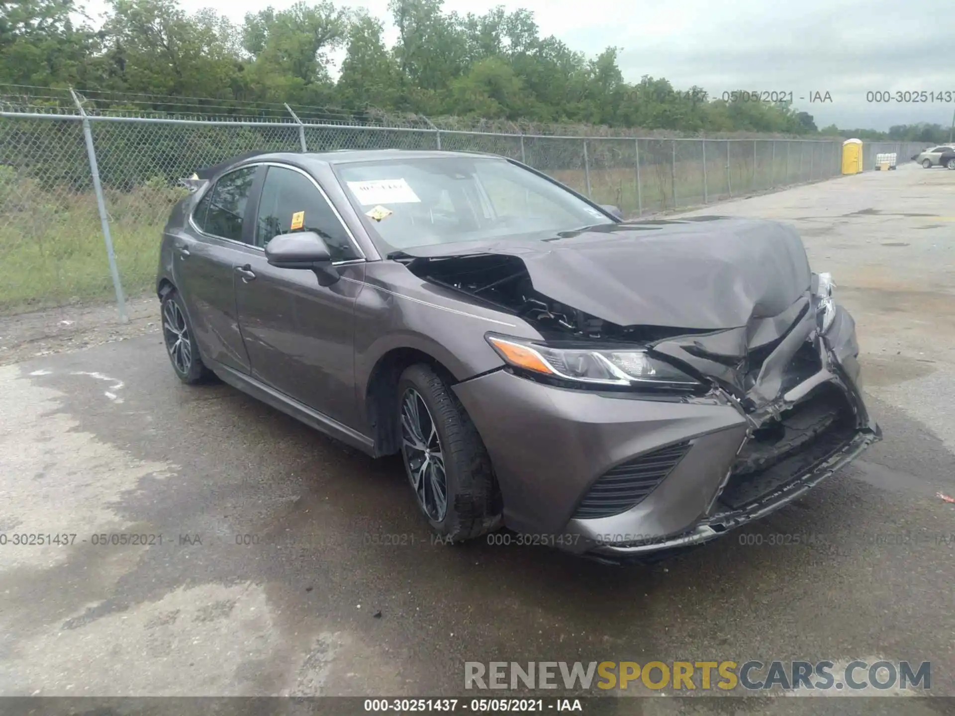 1 Photograph of a damaged car 4T1G11AK7LU932903 TOYOTA CAMRY 2020