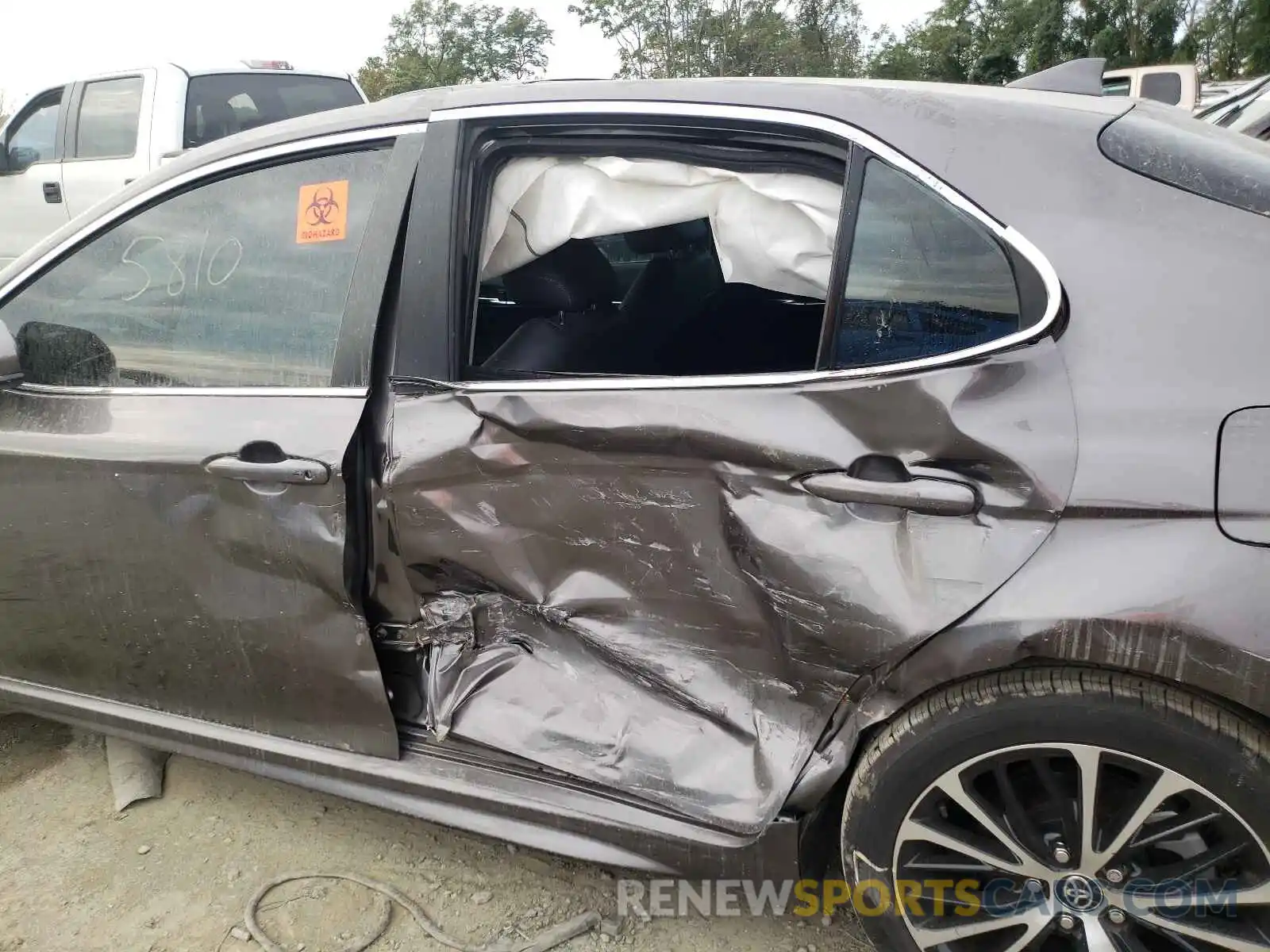 9 Photograph of a damaged car 4T1G11AK7LU956134 TOYOTA CAMRY 2020