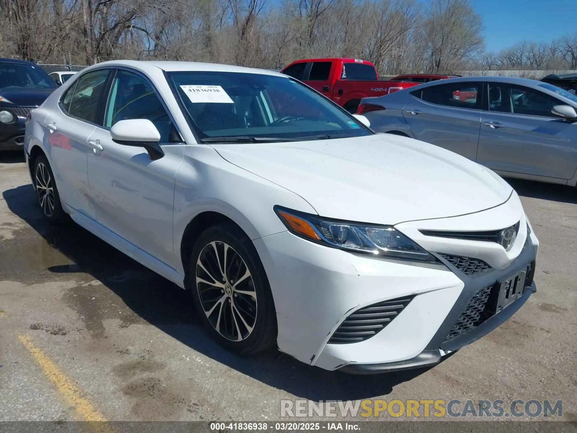 1 Photograph of a damaged car 4T1G11AK7LU960524 TOYOTA CAMRY 2020