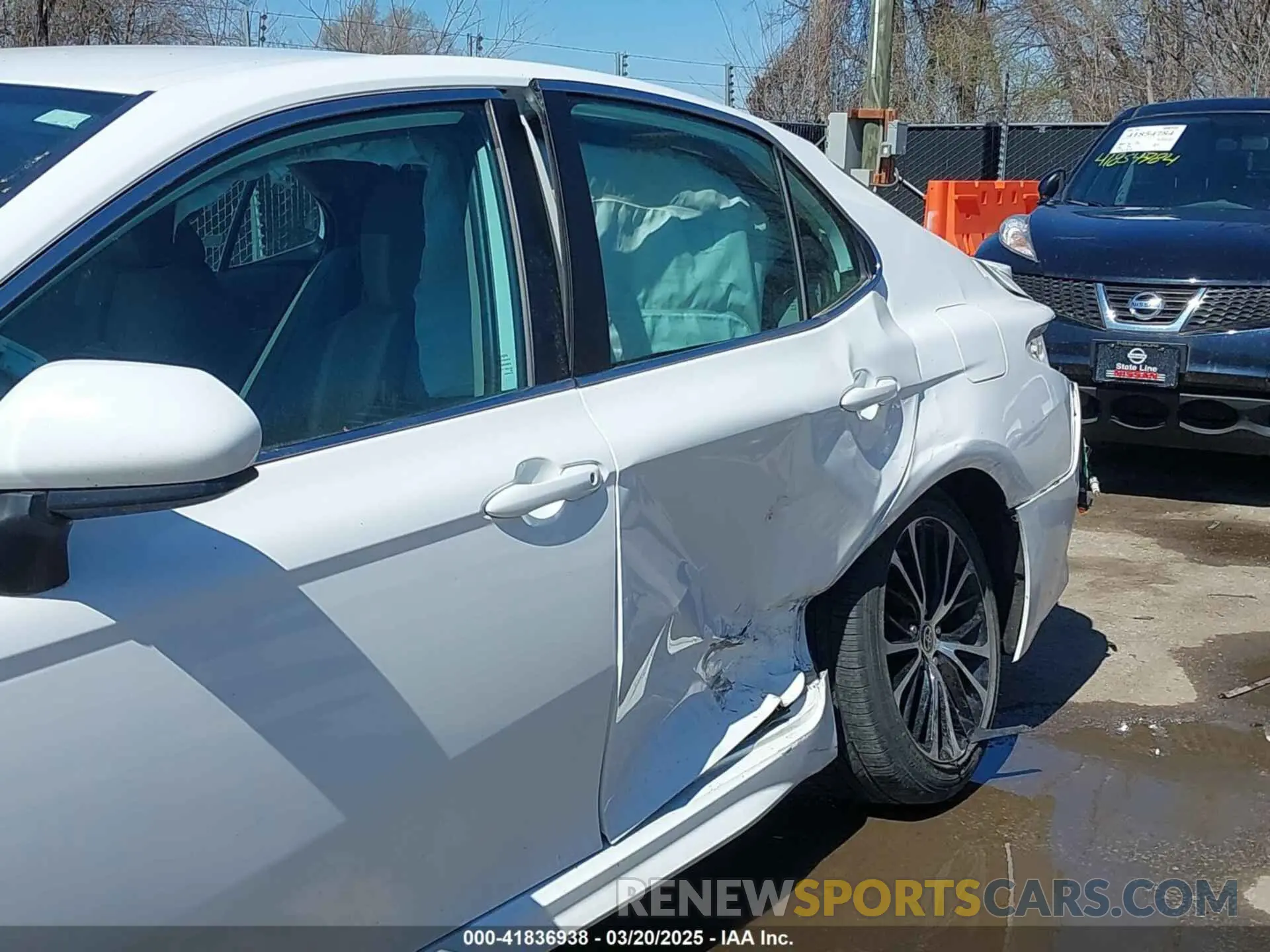 6 Photograph of a damaged car 4T1G11AK7LU960524 TOYOTA CAMRY 2020