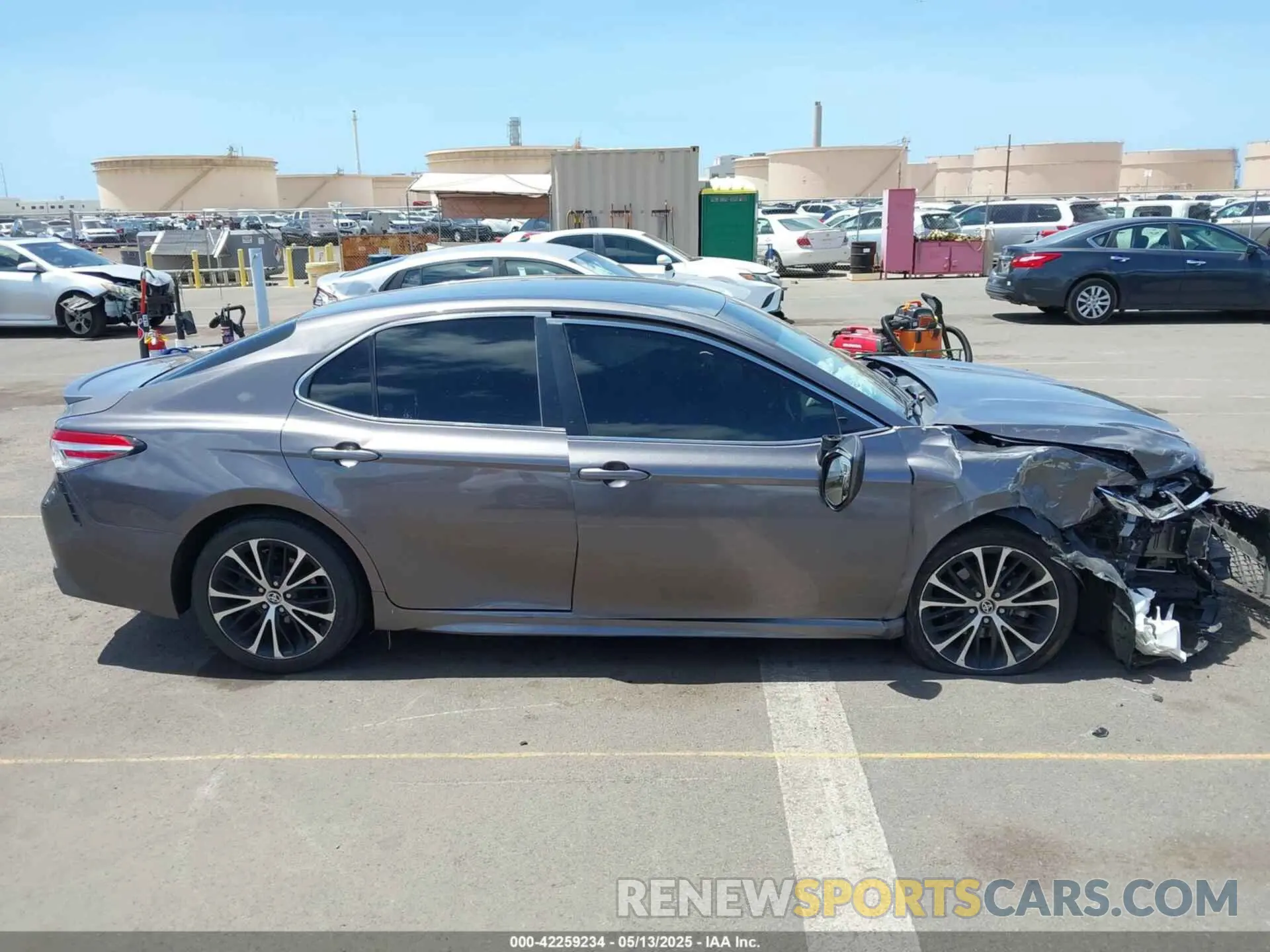 14 Photograph of a damaged car 4T1G11AK7LU962743 TOYOTA CAMRY 2020