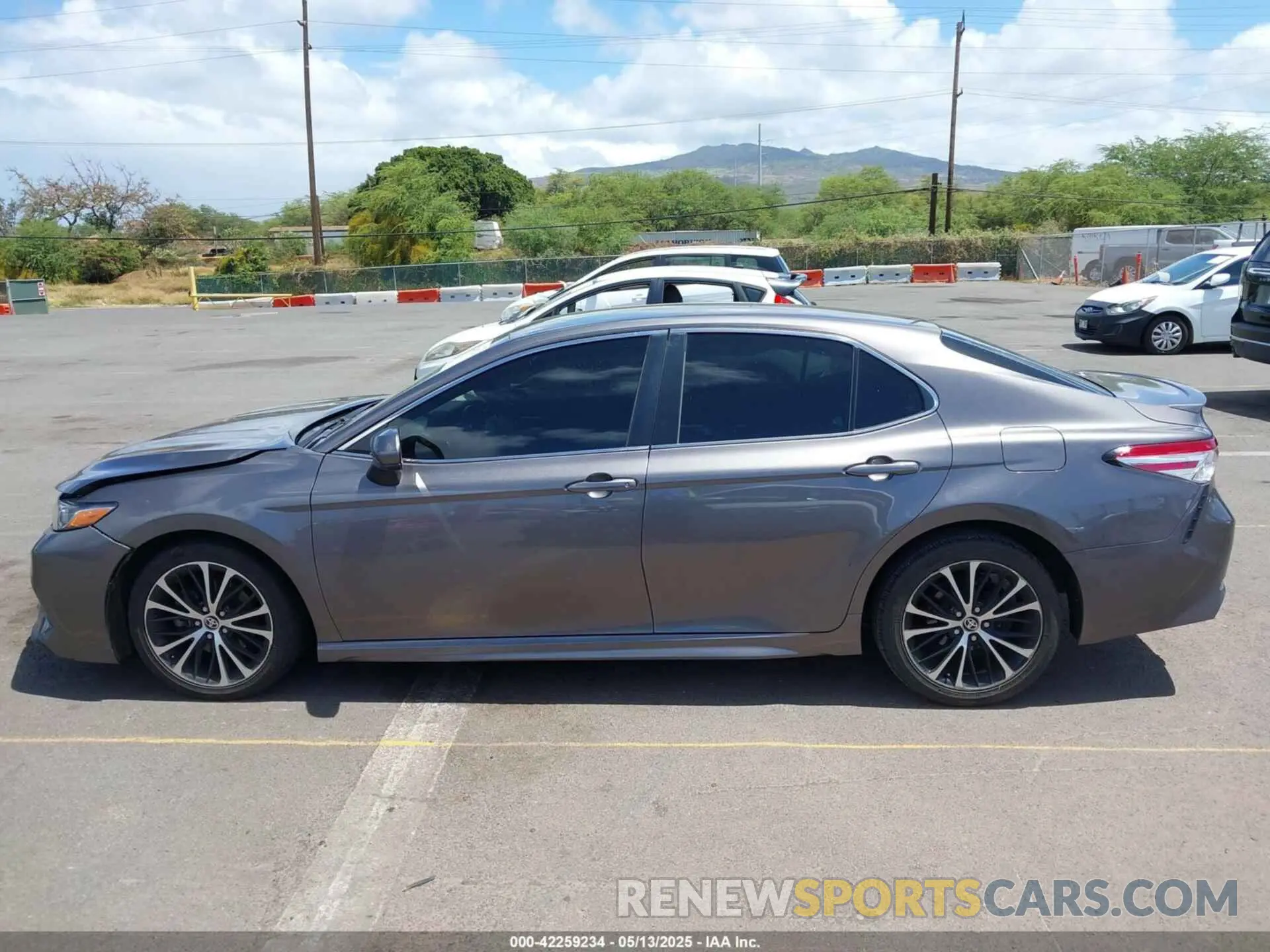15 Photograph of a damaged car 4T1G11AK7LU962743 TOYOTA CAMRY 2020